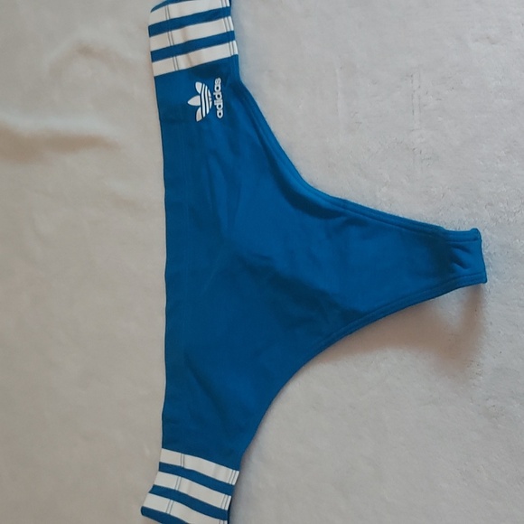 Adidas Essentials - Picture 8 of 13
